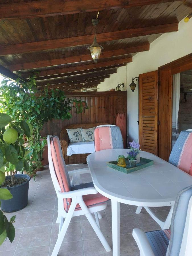 Ivonnis Garden Villa Mesimvria  ภายนอก รูปภาพ